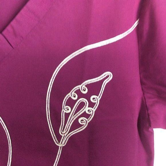 4/$25 Reina Scrub Top Magenta Short Sleeve V Neck Womens Size XS - Picture 3 of 7